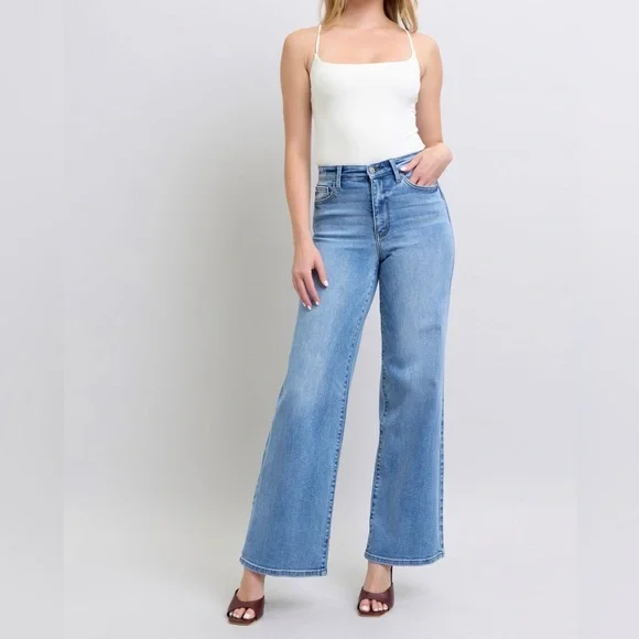 NWT Judy Blue PLUS + REG Size Medium Wash High Rise Wide Leg Jeans - Picture 9 of 16